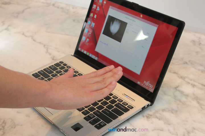 fujitsu-lifebook-s935-hongkong-1