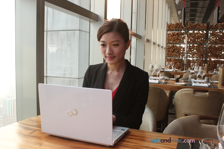 fujitsu-lifebook-s935-hongkong-3