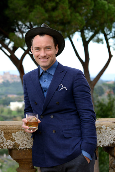 Jude-Law-Pictured-at-the-global-premiere-of-Johnnie-Walker's-The-Gentleman's-Wager-II-in-Rome-on-1031_1