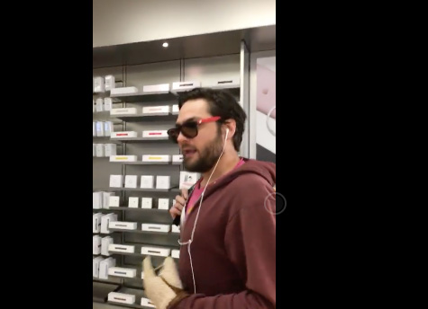 french-breaking-apple-products