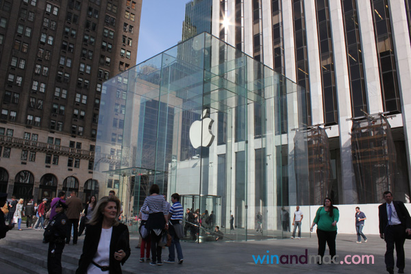 apple-store-5th-av-2