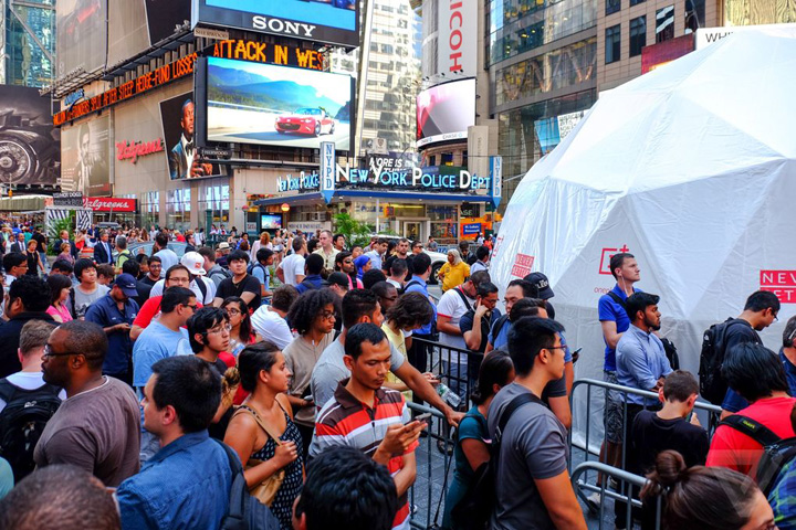 oneplus-2-times-square5